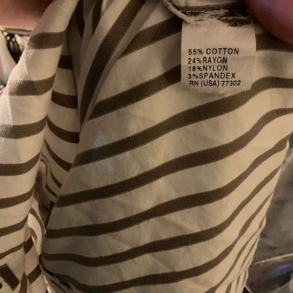 Zara‎ Blouse Women's Large Brown Striped V-neck Short Sleeve Button Up Blouse - Picture 8 of 8